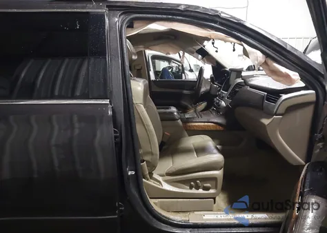 2016 Chevrolet Tahoe Ltz z USA, uszkodzony, nr VIN 1GNSKCKC1GR246600